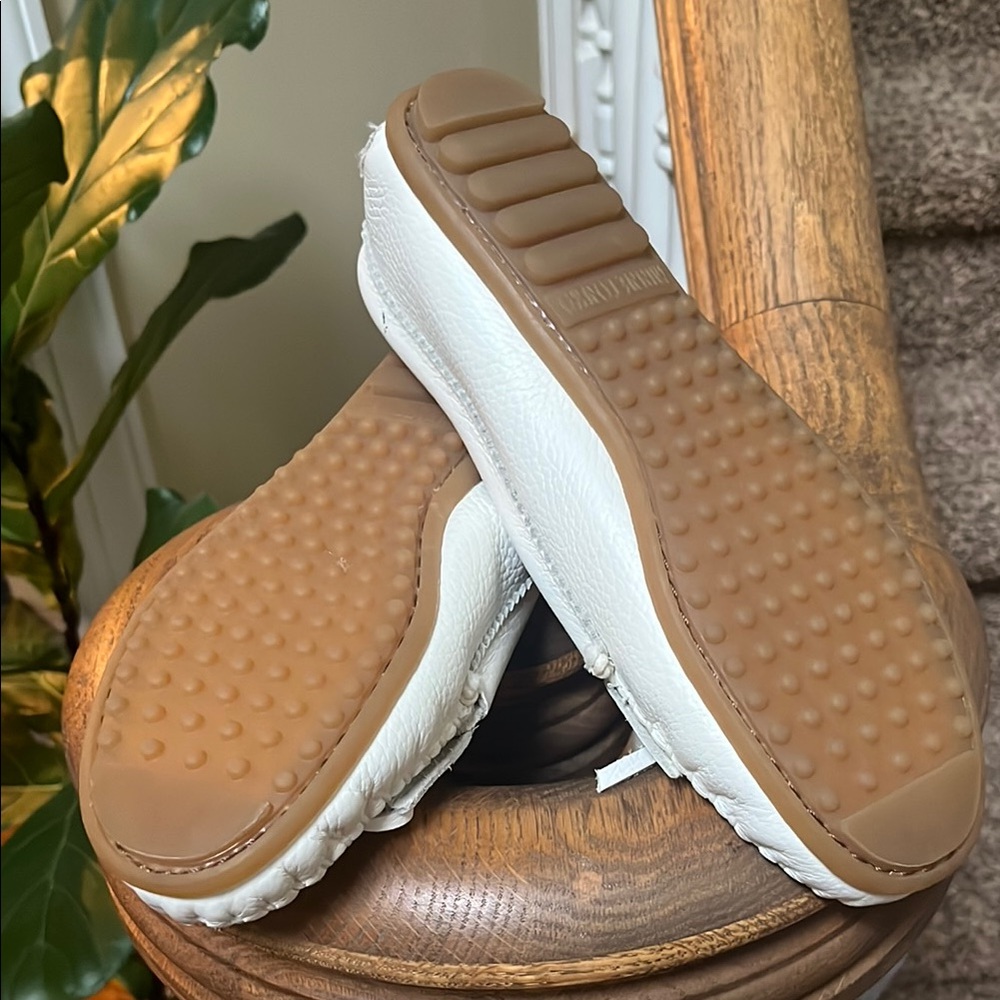 Minnetonka White Moccasins with Red and Black Embroidery - Picture 4 of 4